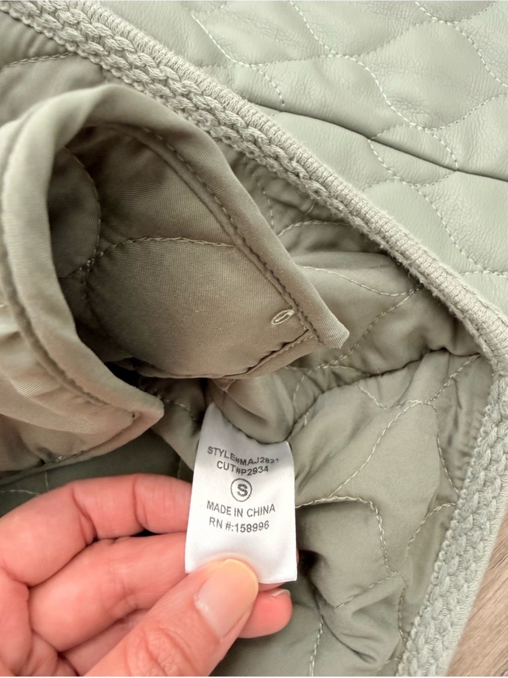Aaron & Amber Quilted Faux Leather Oversized Collarless Jacket Green Small - Picture 9 of 13